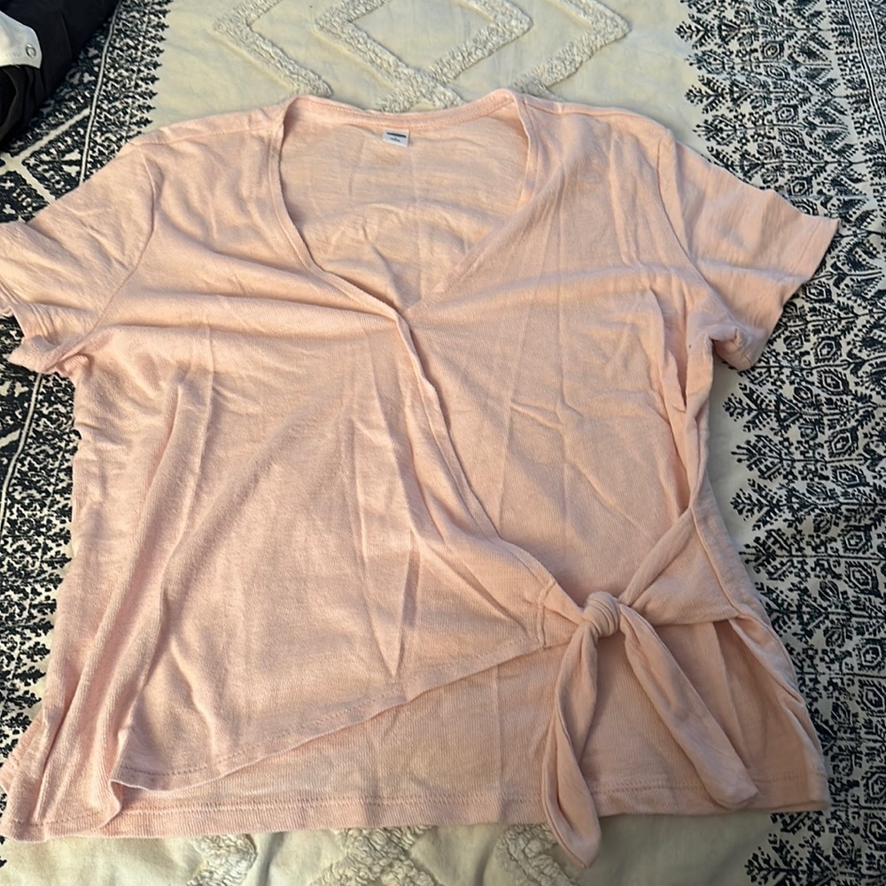 Light pink too with front knot